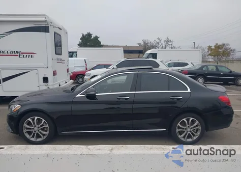 2016 Mercedes-Benz C 300 из США, поврежденный, VIN 55SWF4JB3GU148976